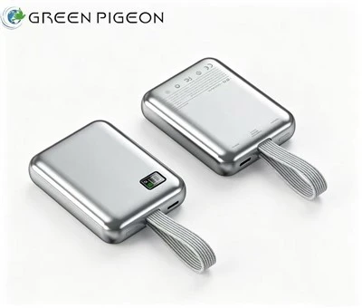 Mini Power Bank ar iebūvētiem kabeļiem